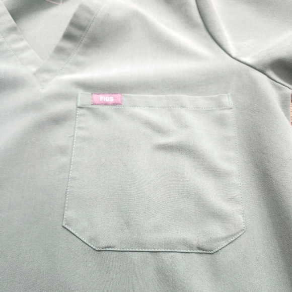 Figs Women Scrub Top M Green Casma Three Pocket Short Sleeve V Neck‎ - Picture 5 of 7